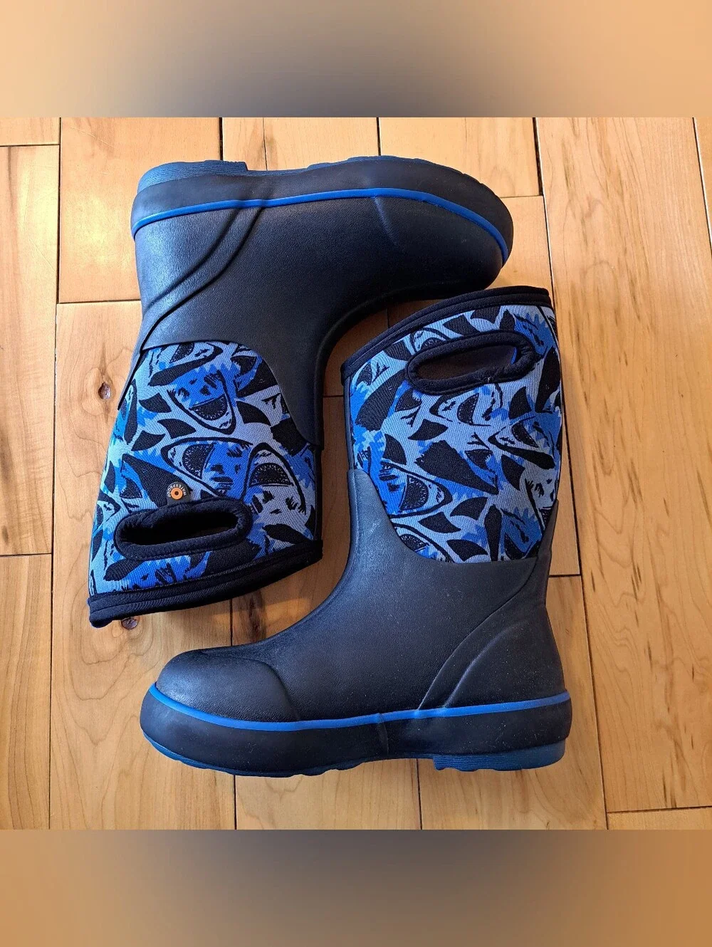 KIDS BOGS CLASSIC II Sharks WINTER BOOT UNISEX Size 1